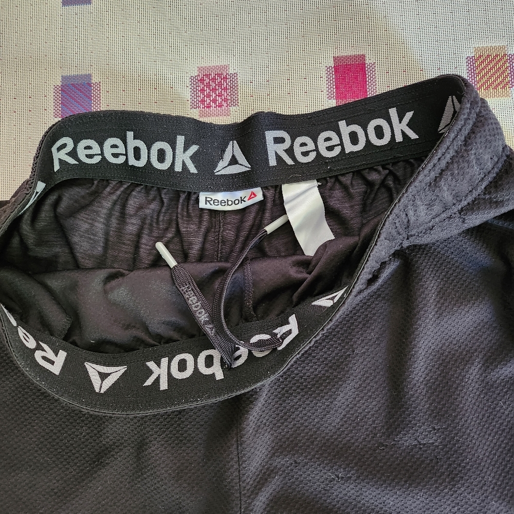 Reebok - Picture 2 of 2